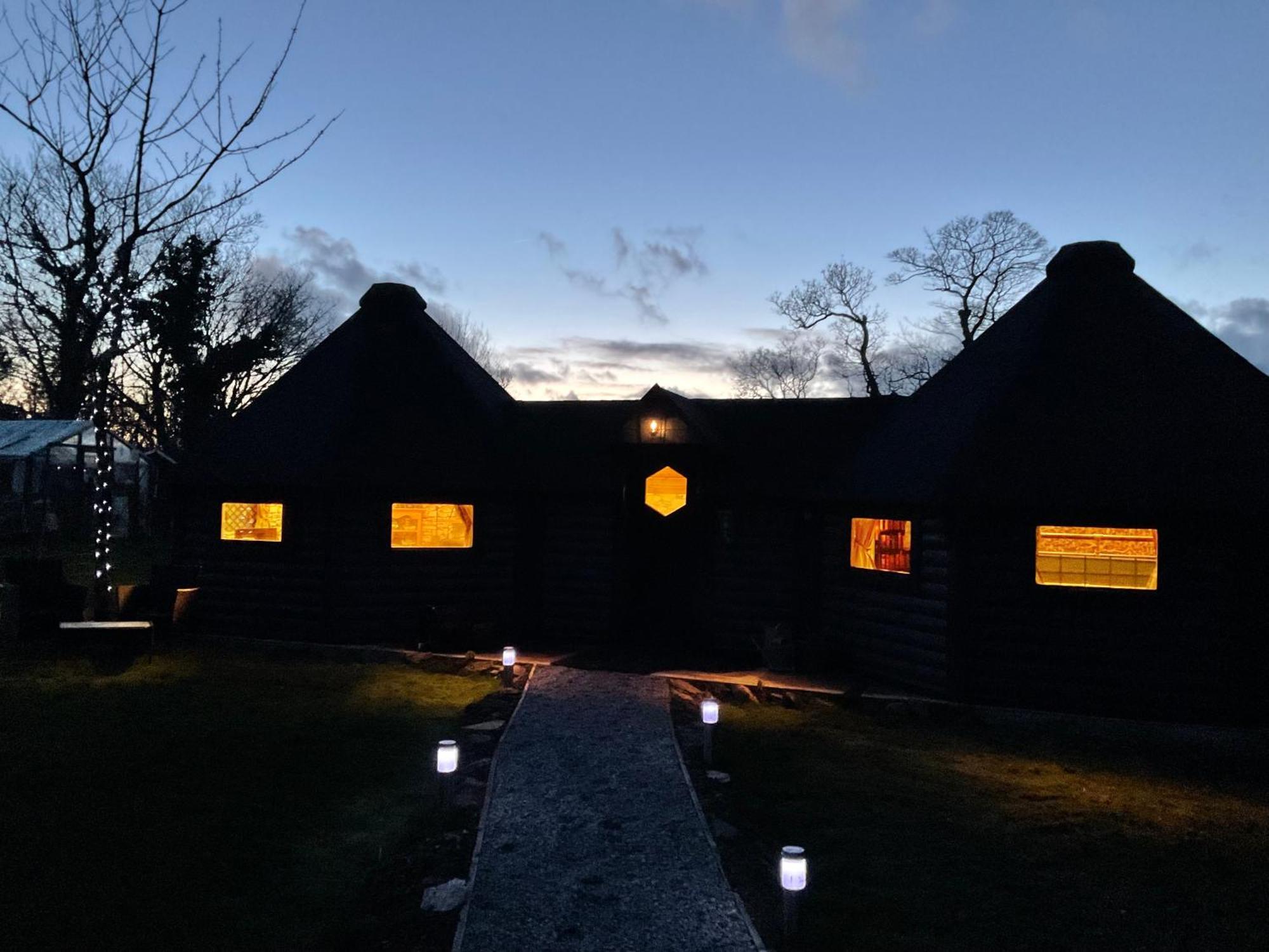 The Wizards Cauldron -Harry Potter Themed Villa Lewannick Eksteriør billede